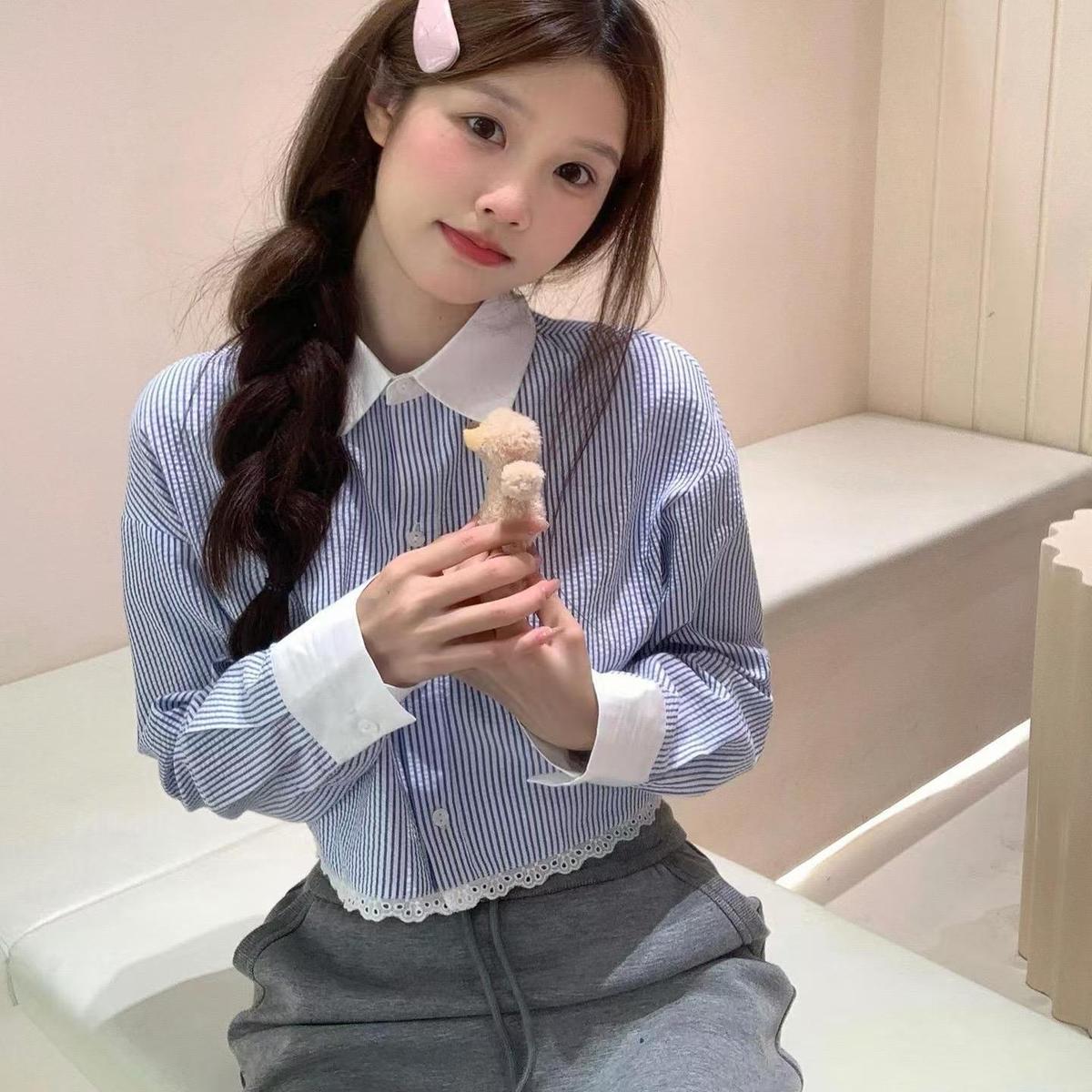 蓝白条纹长袖衬衫女2025春季新款设计感短款宽松甜美拼接衬衣