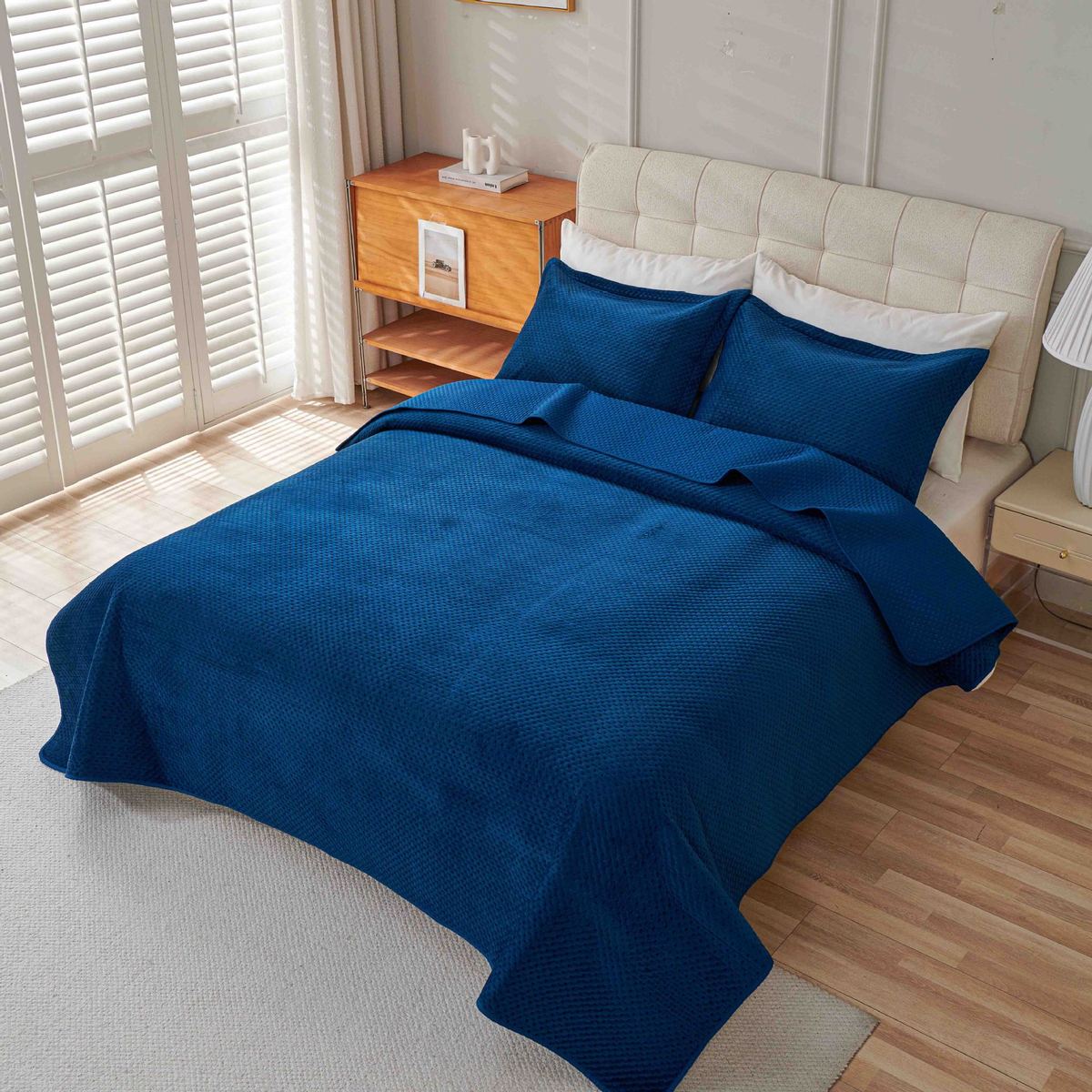 爆款欧式三件套荷兰绒夹棉新品立体绗缝床盖保暖透气外贸纯色