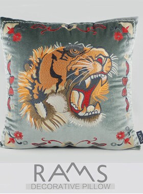美式沙发靠垫抱枕样板房中式靠y包三人墨绿色老虎刺绣丝绒50方靠