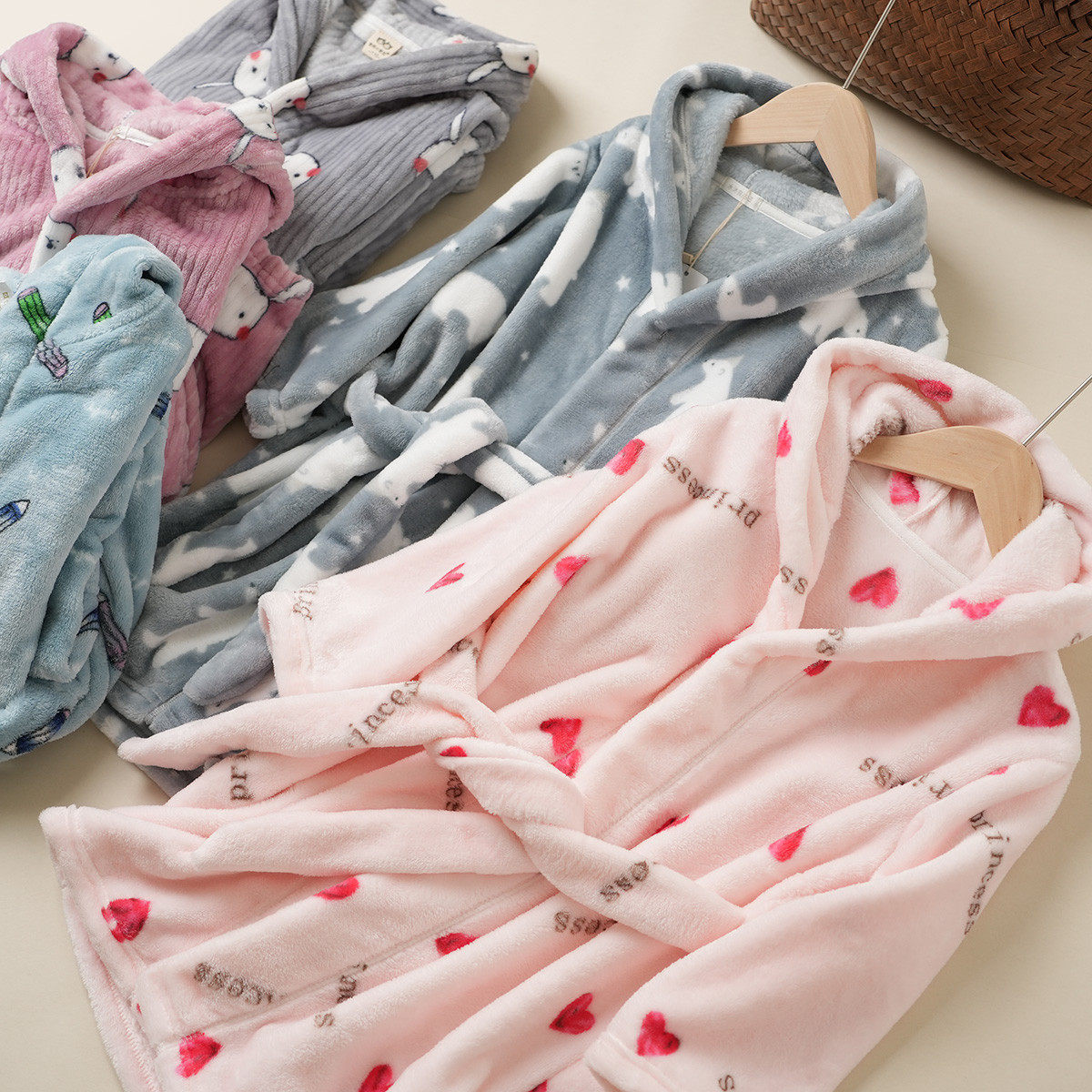 加厚加绒温暖 儿童法兰绒浴袍 男童女童中长款保暖睡衣 冬季新款