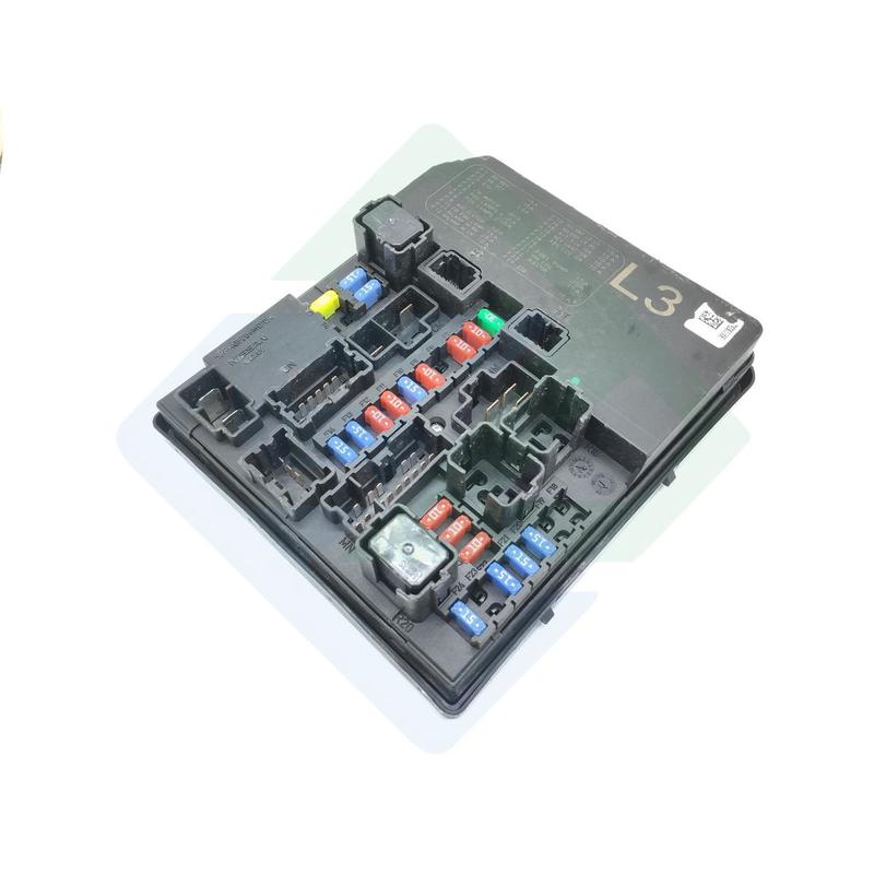 适用于日产继电器保险丝盒机舱电脑板284B7-1KJ0F字母L3