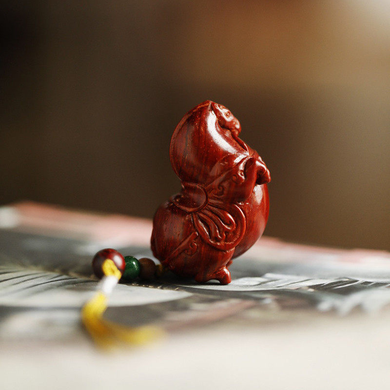 小叶紫檀手把件唐马吊坠挂件湘工文玩十二生肖貔貅瑞兽木雕摆件