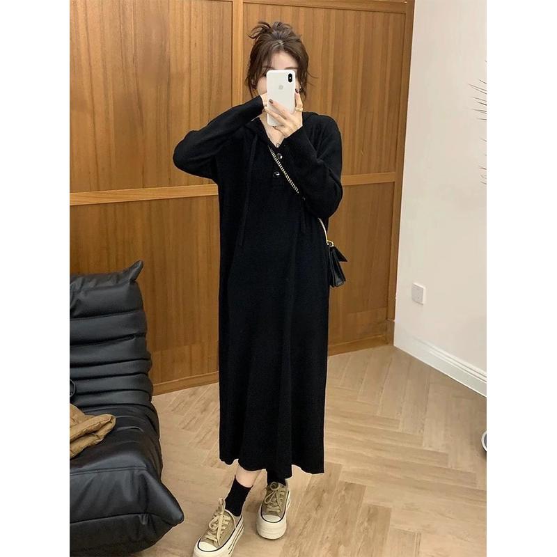 条纹拼色半系扣女士纯羊毛针织连帽套头宽松休闲简约气质过膝长裙
