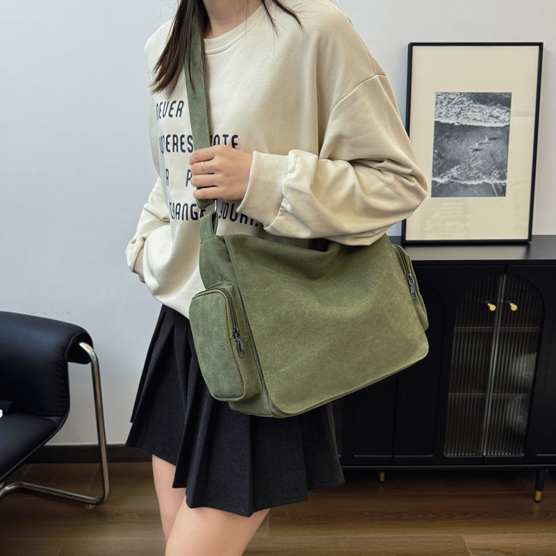 女大学生上课新款斜挎包