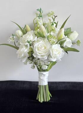 new韩系手捧花白色玫瑰花束订婚结婚仿真花520闺蜜di礼物特惠球形