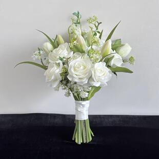 new韩系手捧花白色玫瑰花束订婚结婚仿真花520闺蜜di礼物特惠球形