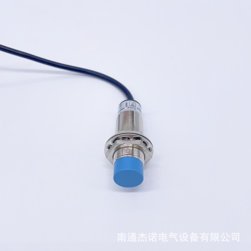 【XM18-3008PMU】模拟量传感器 圆柱形M18 模拟量电压输出0-10v