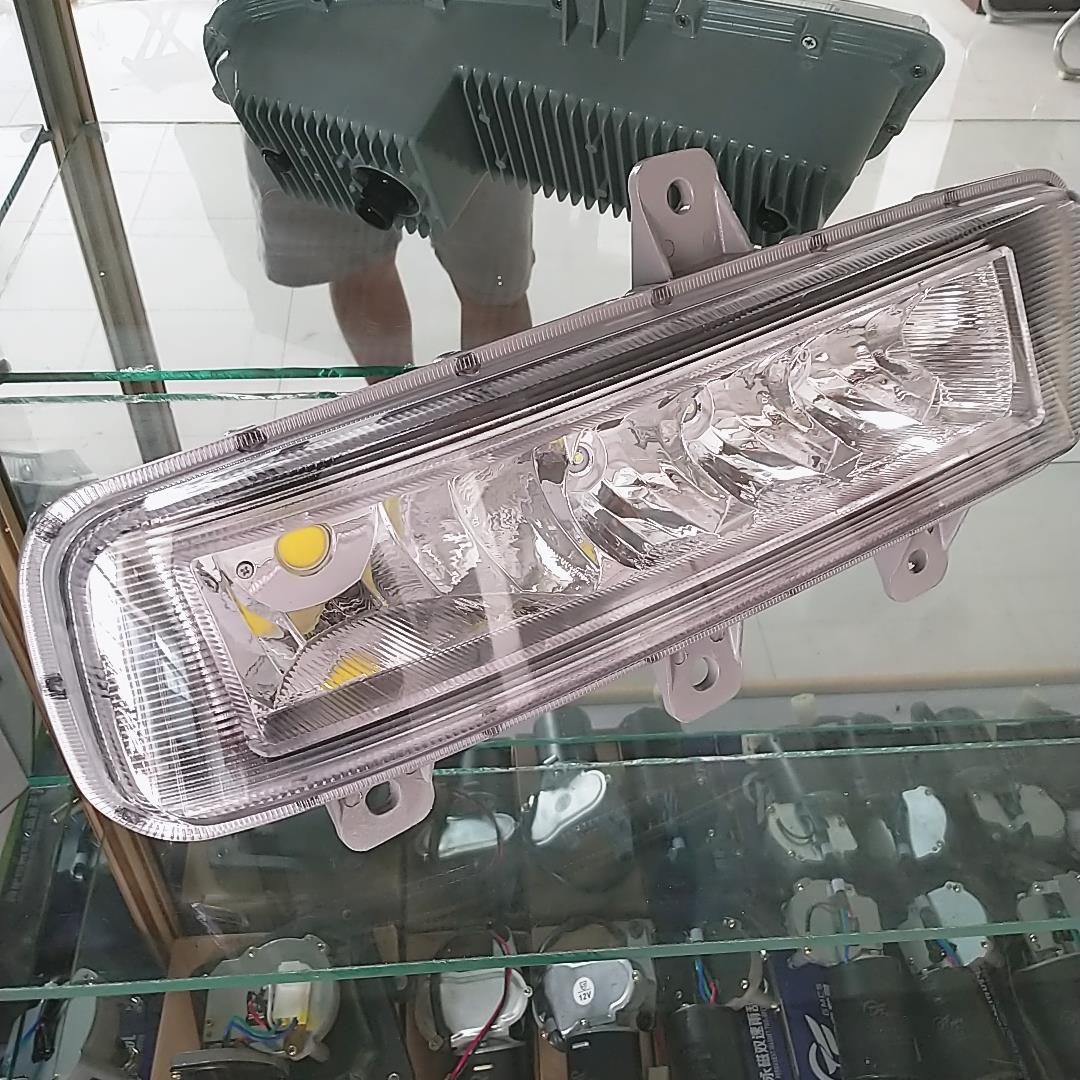 新款戴姆勒GTL改装LED前雾灯电子防雾灯前杠灯总成