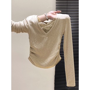 收腰显瘦打底上衣 t恤女秋冬新款 美式 辣妹蕾丝拼接V领磨毛薄绒长袖