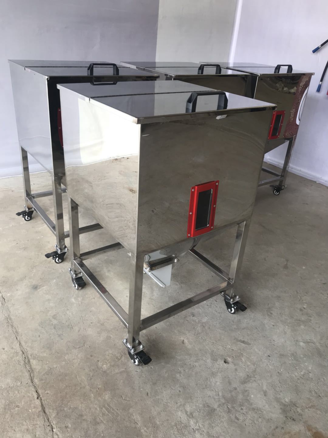 江苏100KG方形储料箱不锈钢料箱储料桶原料周转箱厂家现货供应