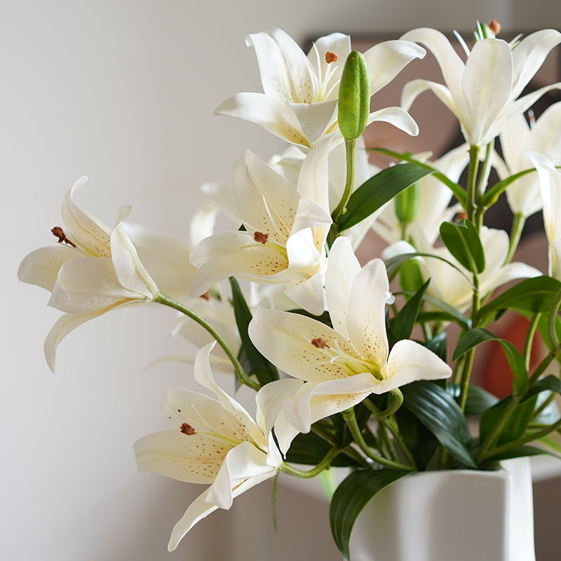 保湿手感百合花客厅餐桌电视柜装饰假花花轻奢花瓶摆件绢花植绒