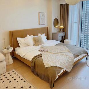 2026复古民宿床实木软包丝绒床主卧双人布艺床简约酒店床网红公寓