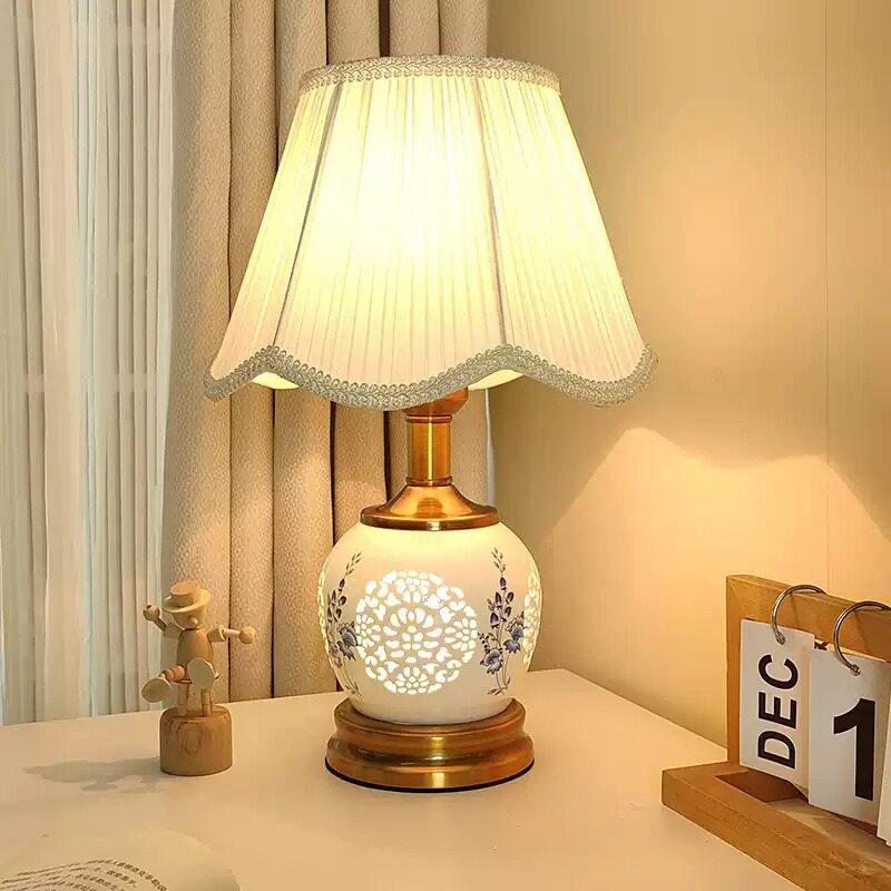 台灯卧室床头灯家用高级感复古简约美式中式轻奢陶瓷温馨氛围台灯