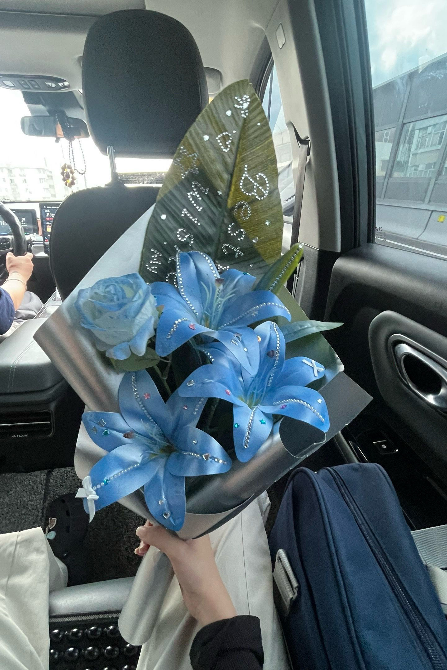 材料包毕业手捧花送朋友礼物精美创意钻石百合花束手工仿真花diy