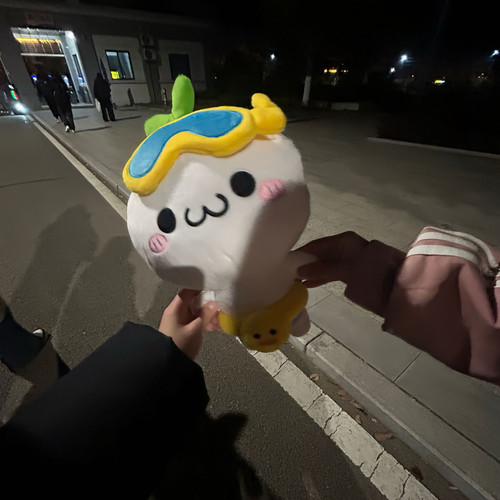 可爱白色团子表情颜长草新款2025棉花娃娃抱枕布娃娃毛绒玩具