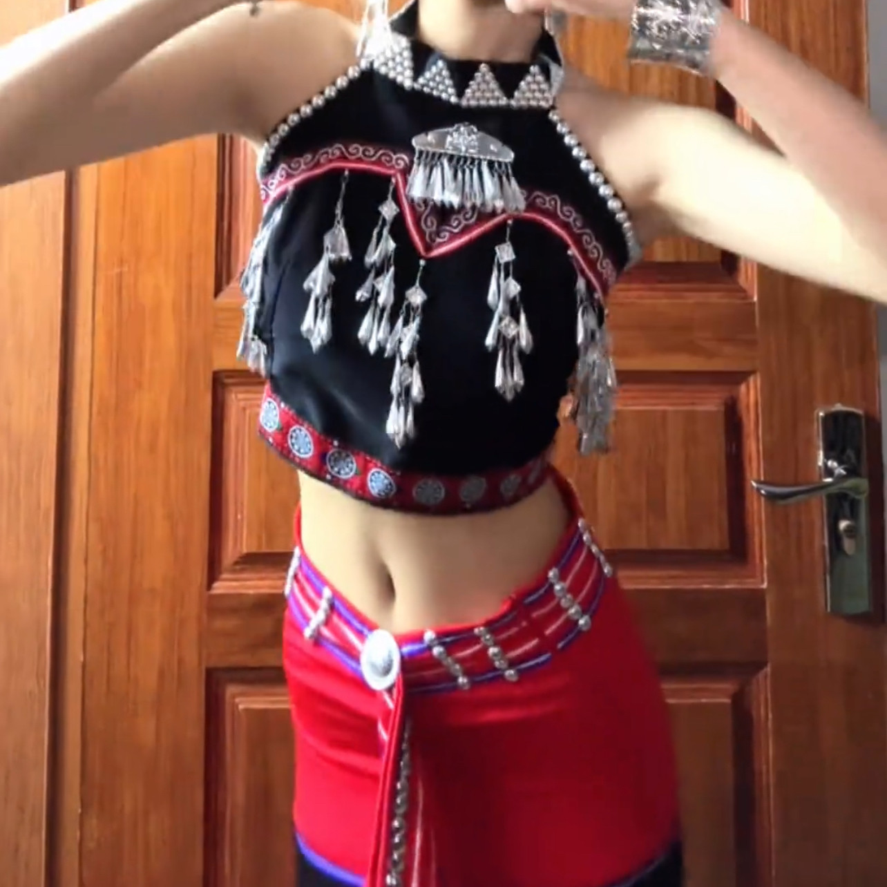 旅拍新款民族风2026出片女士哈尼族服装少数民族云南苗疆套装