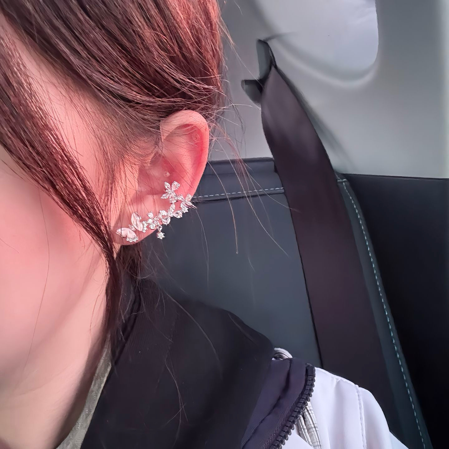 不对称蝴蝶耳环女士2 26精美贴钻高级感气质新款耳钉耳夹一体