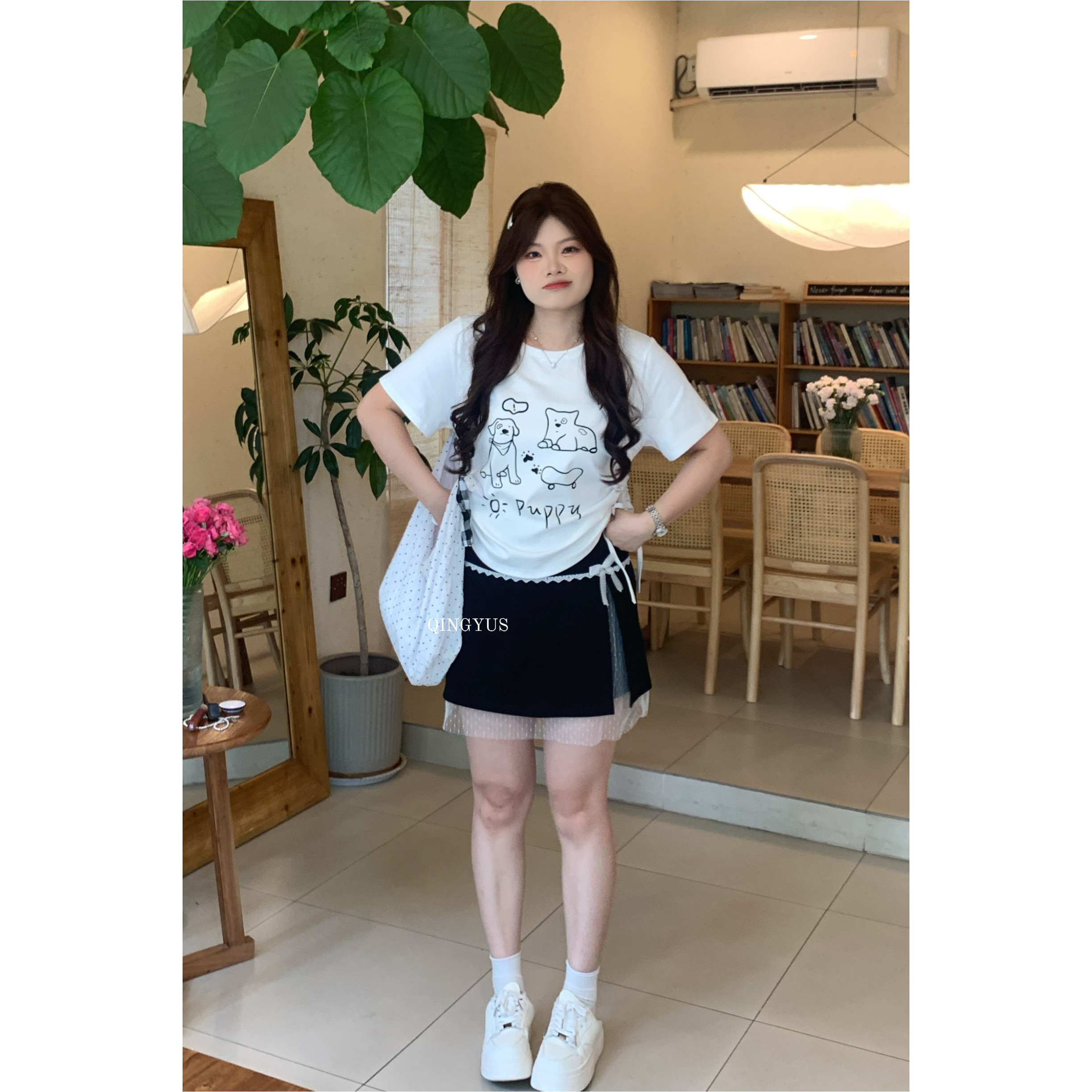 青屿衫-微胖夏季大码减龄设计感小狗印花抽绳收腰显瘦正肩短袖T恤