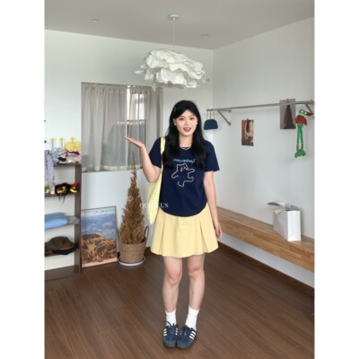青屿衫「度假小猫」微胖大码夏季减龄可爱刺绣显瘦正肩短袖T恤女