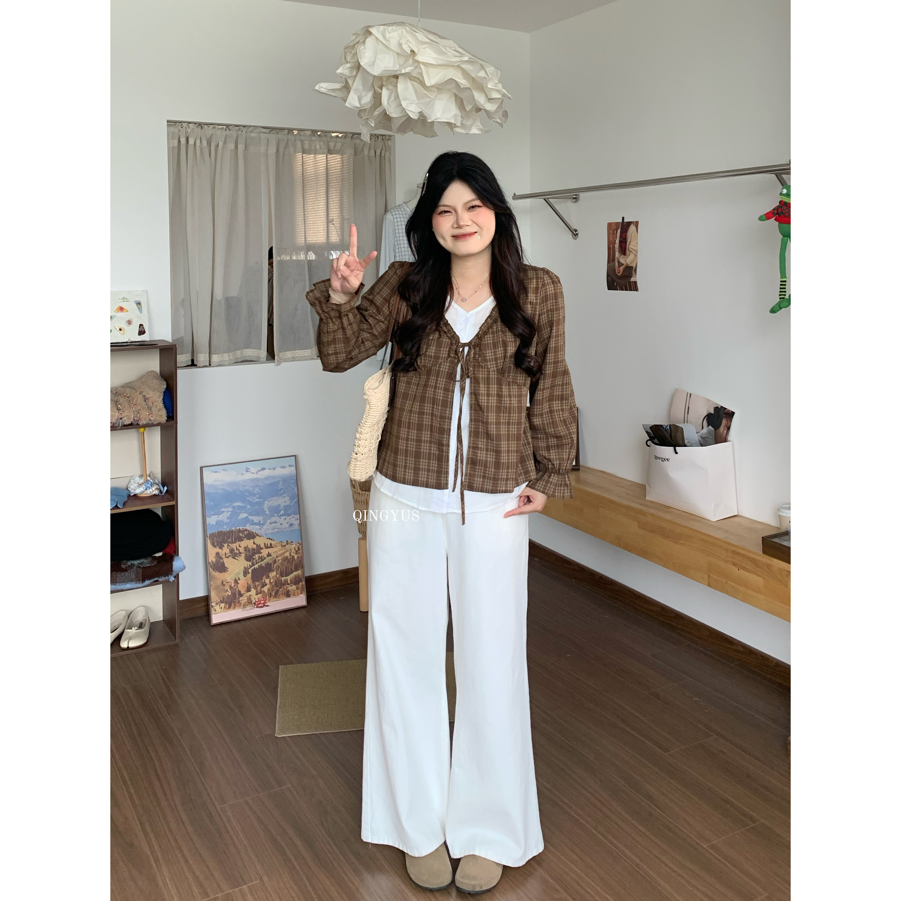 青屿衫-微胖早秋季大码韩系复古格子V领撞色假两件长袖正肩衬衫