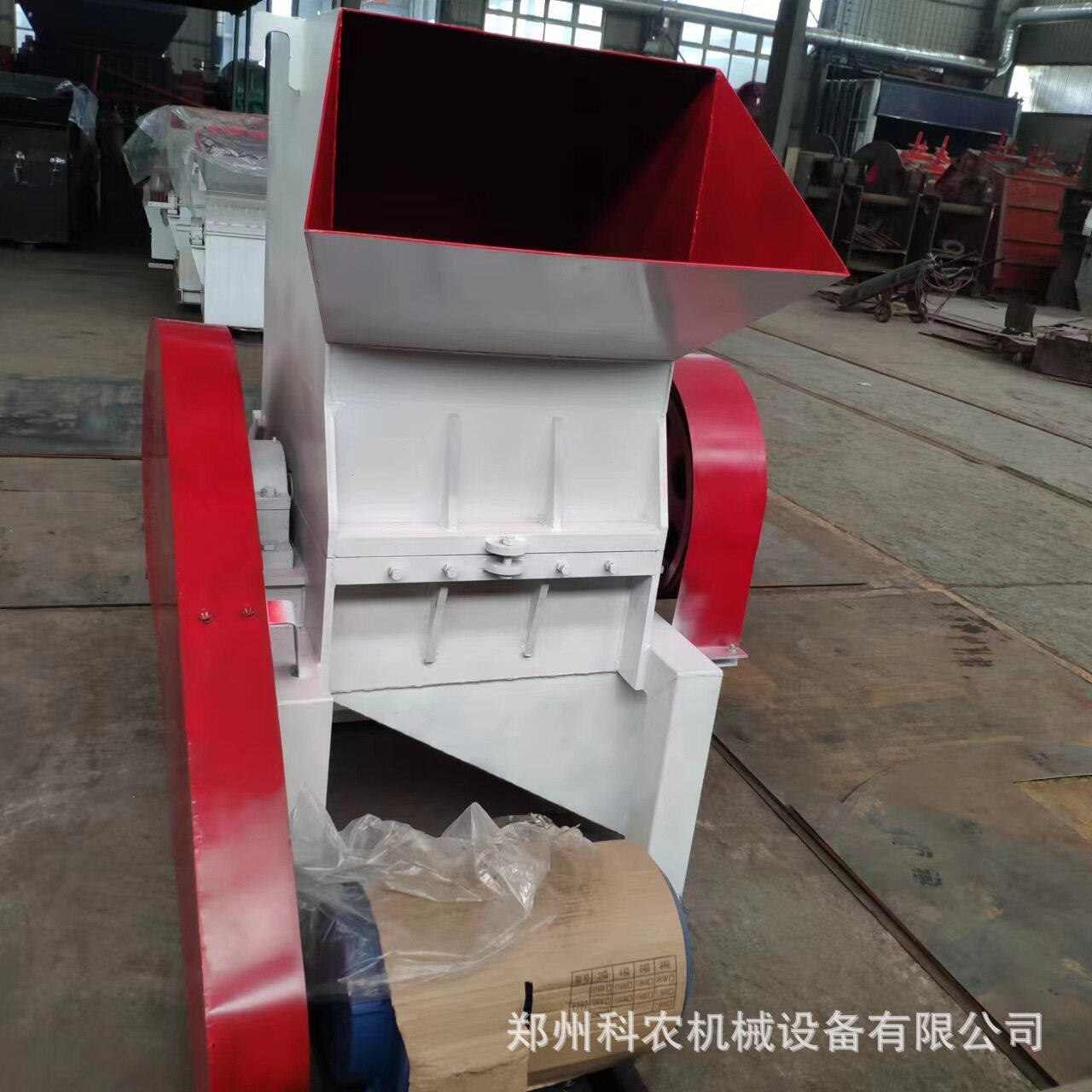 600型工业自吸塑料托盘粉碎机