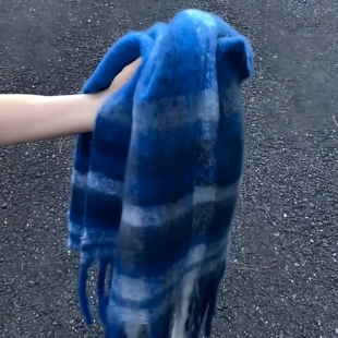 蓝色格子围巾克莱因蓝披肩两用女2025年新款高级感秋冬季保暖围脖