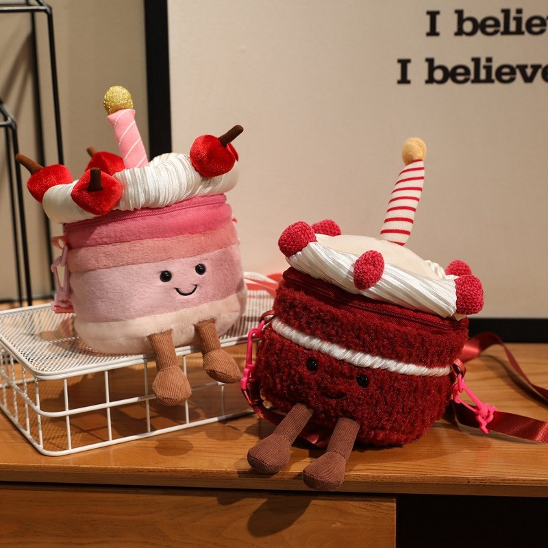 趣味红丝绒生日蛋糕毛绒公仔斜挎包樱桃蛋糕玩偶单肩包零钱包礼物,玩具/童车/益智/积木/模型,毛绒/玩偶/公仔/布艺类玩具,淘宝优惠券,粉丝福利购,淘宝优惠卷