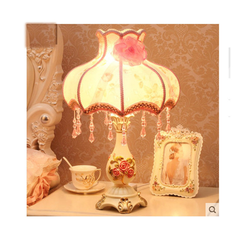 欧式台灯卧室床头灯创意浪漫结婚台灯婚房红色婚庆智能厂家直销