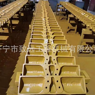 山推SD16L推土机配件，湿地链轨板，山推原厂160湿地推土机底盘件