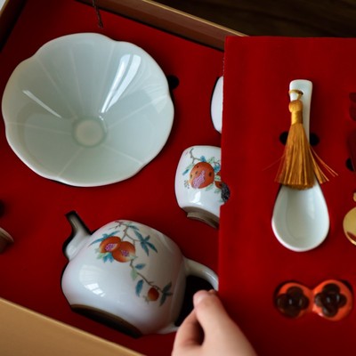 实用新婚礼物结婚订婚礼品送朋友E新人敬茶陶瓷餐具高档喜碗套装