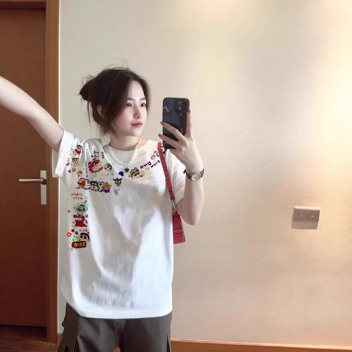 蜡笔小新白色短袖t恤女夏季新款设计感宽松大码胖mm半袖纯棉上衣