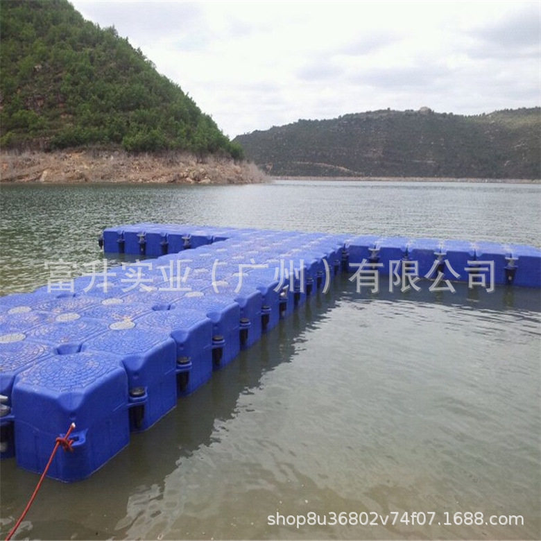 厂家生产浮桥栈道游艇码头,水上浮筒码头浮箱 塑料浮筒钓鱼平台