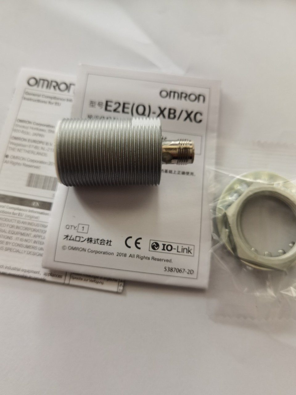 接近开关  E2EQ-X22B3D30-M1