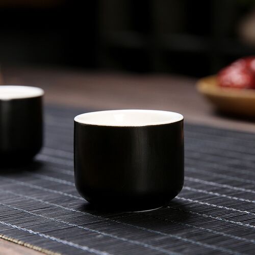 陶瓷小酒b壶家用复古分酒器老式二两三角口清酒具白酒杯套装酒瓶