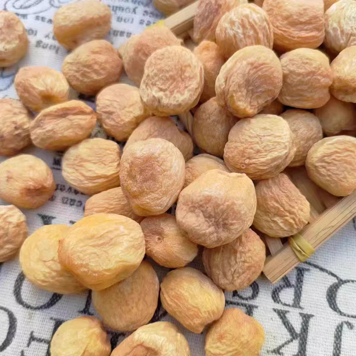 新疆发货小白杏干酸甜可口休闲零食500g袋装