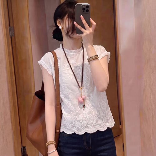 精致干净温柔风立体花卉刺绣圆领上衣女夏季宽松遮肉百搭气质小衫