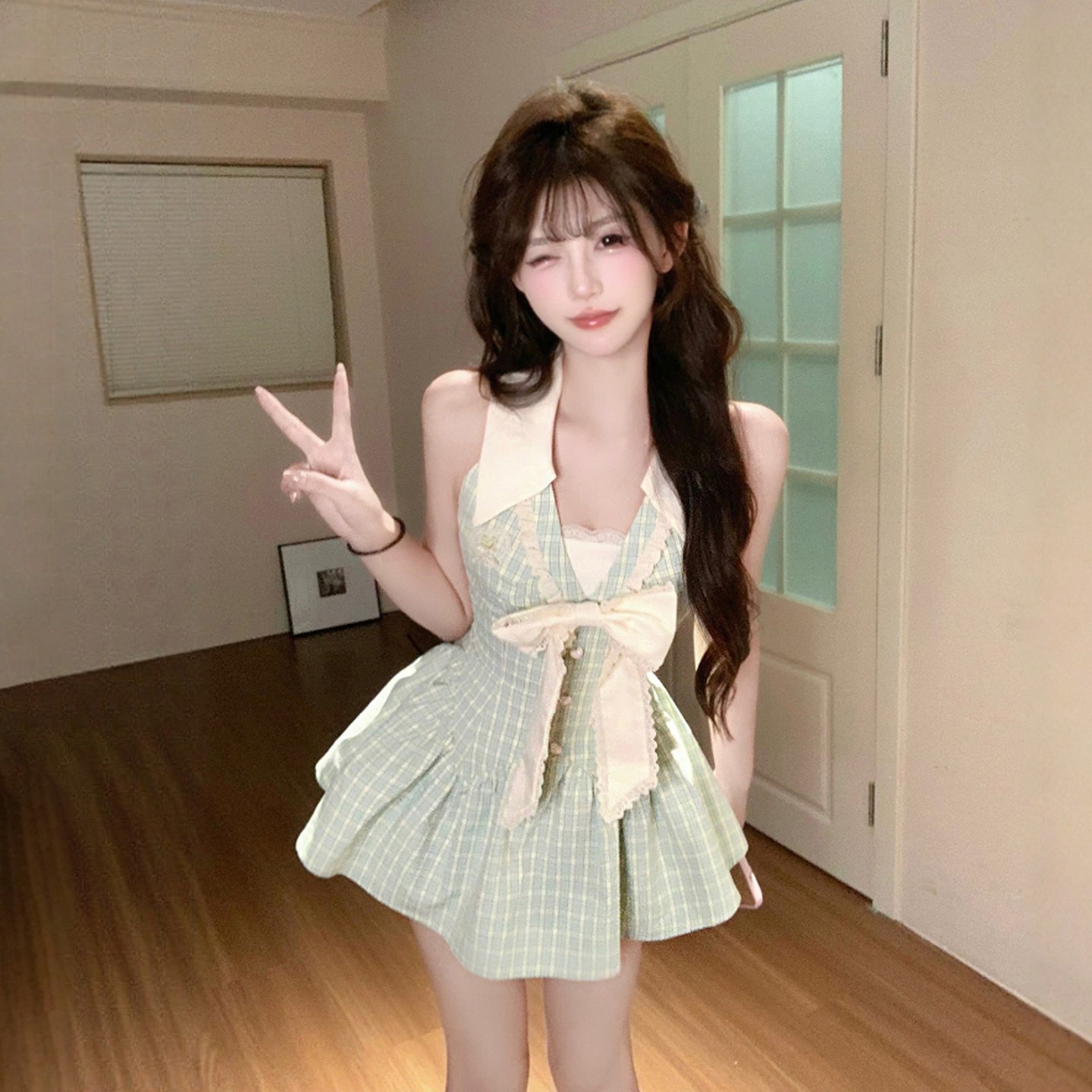 法式甜美清新复古蝴蝶结挂脖连衣裙女夏显瘦收腰小个子格纹蓬蓬裙