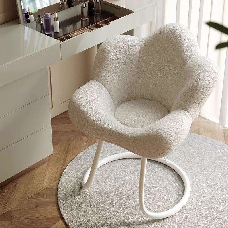 网红化妆椅靠背梳妆台椅子奶油风凳子女生卧室梅花椅可旋转美甲椅