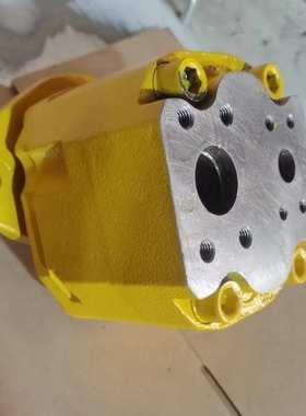推土机D65液压泵变速泵工作泵07441-67503行走泵全车配件