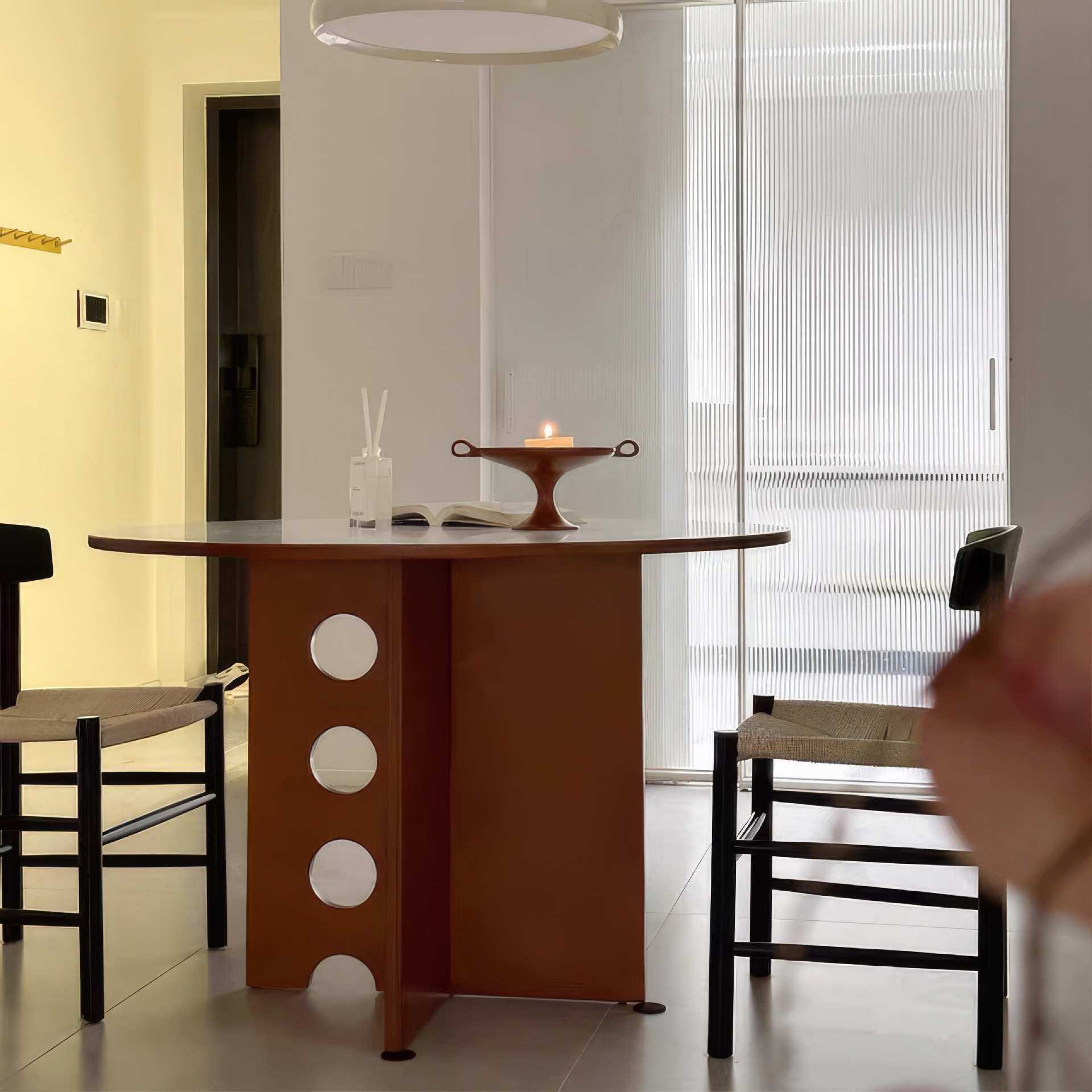 法式复古胡桃色圆桌奶油风岩板咖啡桌圆形中古实木餐桌家用小户型