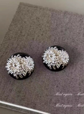 Meet again 新中式复古黑色浮雕立体银花耳环 重工夸张气质耳钉