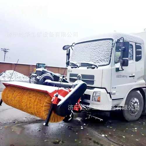 车载除雪滚刷环卫车辆加装除雪刷市政道路清雪车载前置式扫雪刷