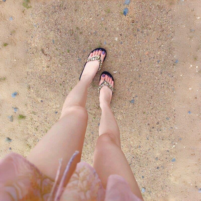 拖鞋水钻夹脚人字拖女夏外穿绝美不累脚防滑耐磨舒适超火韩系凉拖
