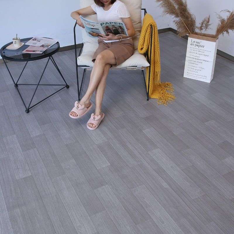 加厚耐磨地板革 家用水泥地直接铺防水阻燃pvc地板贴地云之敏
