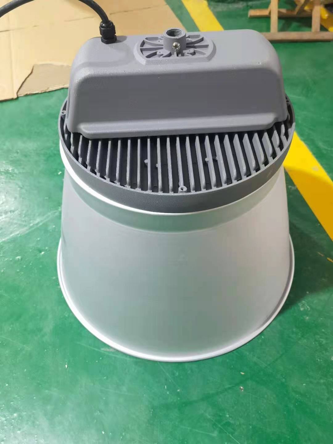LED压铸型工矿灯100w150w200w天棚灯工业厂房照明灯具