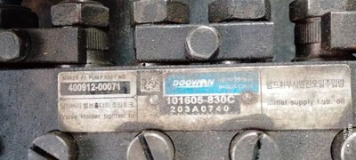 DH220L-7喷油泵101605-830C发动机燃油泵