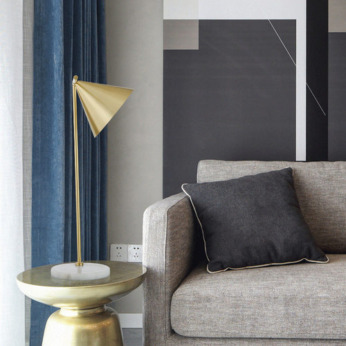 轻奢客厅台灯样板房软装创意个性书房书桌后现代北欧卧室床头台灯