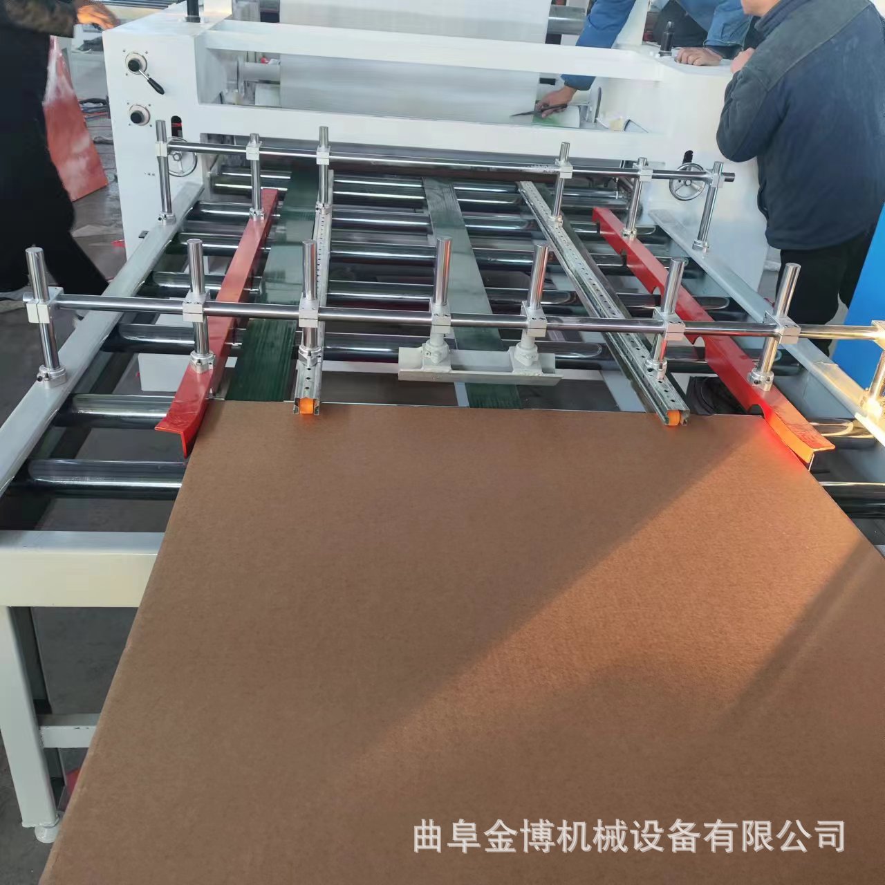 EVA泡棉纸板复合机 瓦楞纸板珍珠棉平贴机 带记米裁切圆刀修边