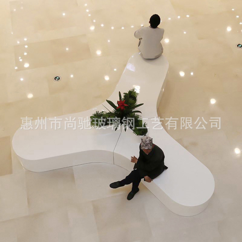 玻璃钢几何三角户外等候长排椅