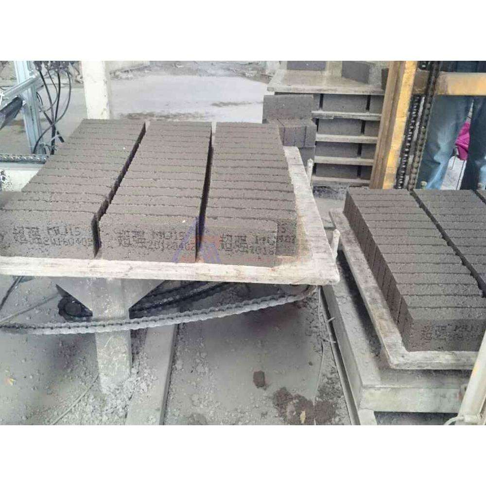 大字符水泥砖喷码机喷印清晰操作简单可适应恶劣生产环境